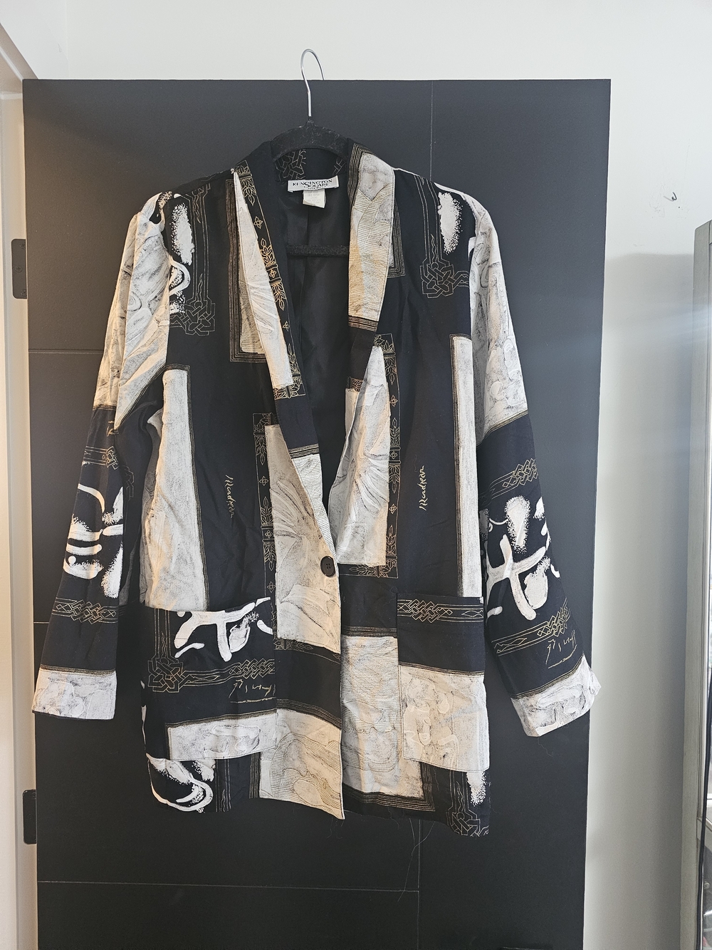 Kensington Square Y2K  Abstract Black & White Single-Button Blazer